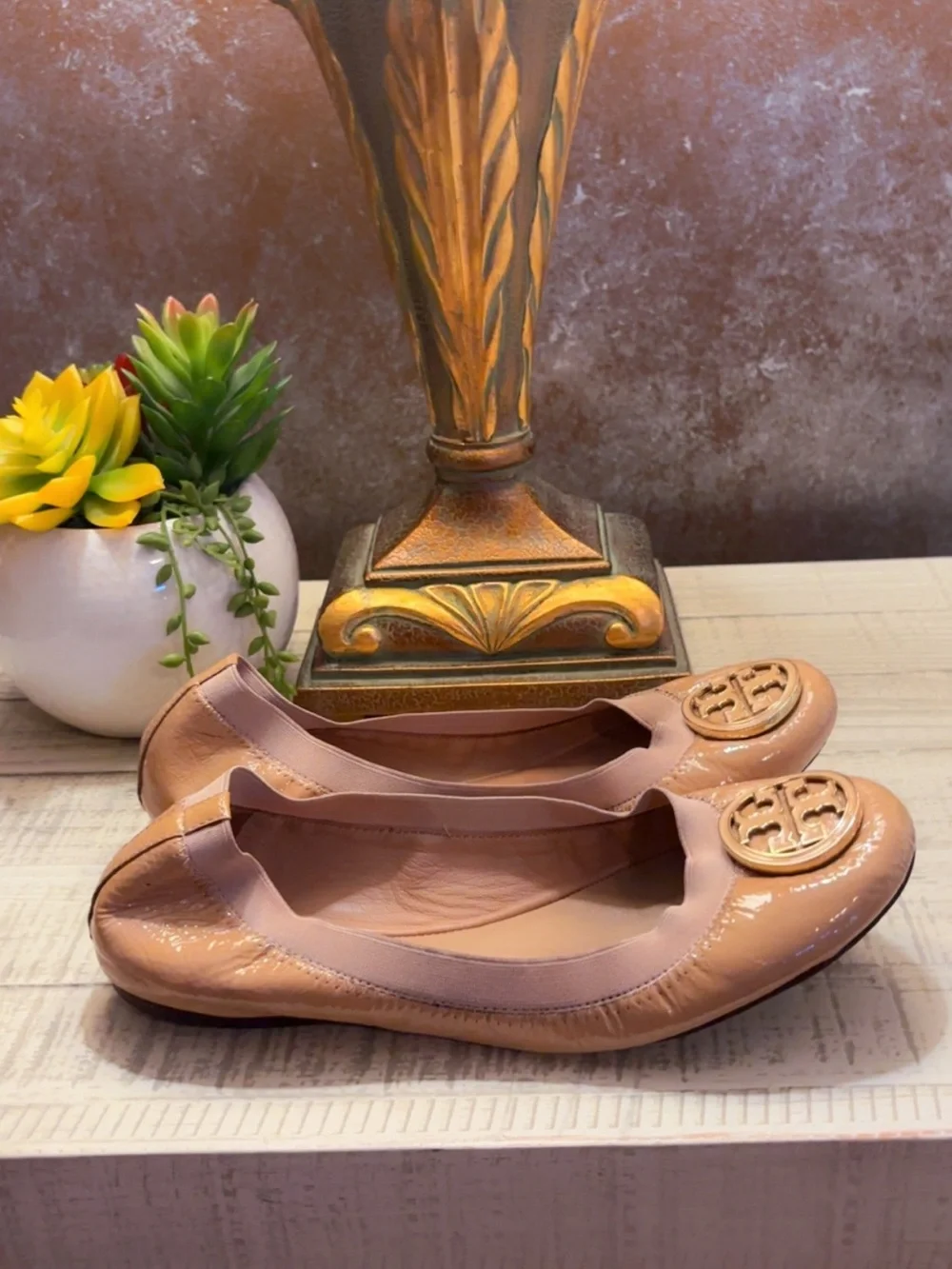 Tory Burch Neutral Patent Leather Logo Ballet Flats ~ Size 9